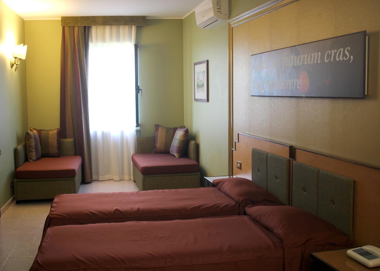 Hotel Orazio Venosa Kültér fotó